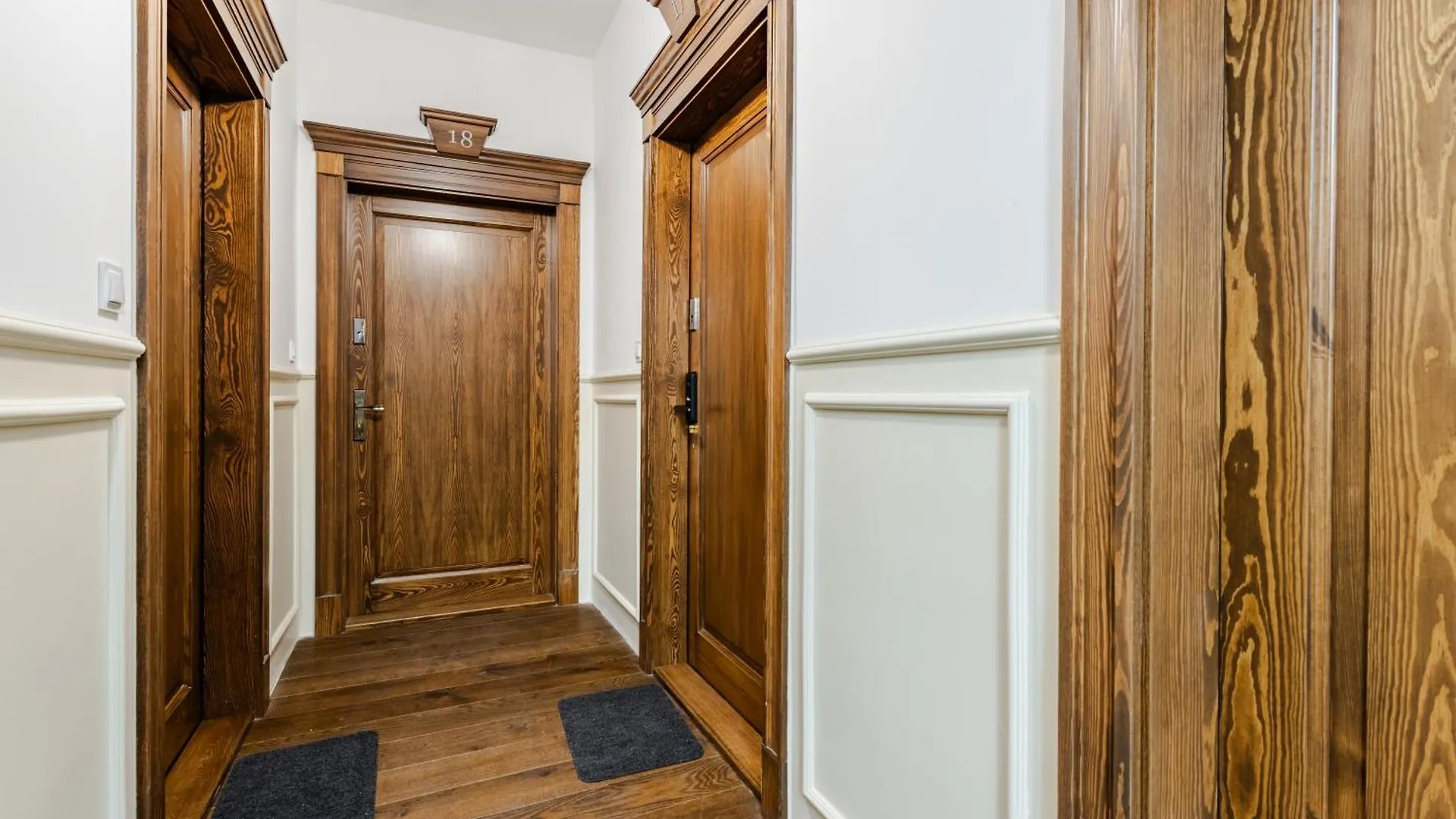 Very Berry - Piekary 13B - Apartmenty Stare Miasto, Self Check In 24H! بوزنان 0*,  بولندا