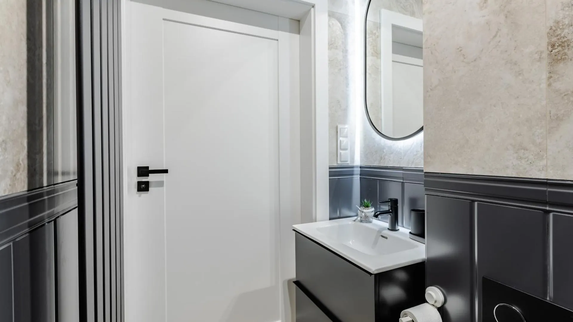 شقة Very Berry - Piekary 13B - Apartmenty Stare Miasto, Self Check In 24H! بوزنان