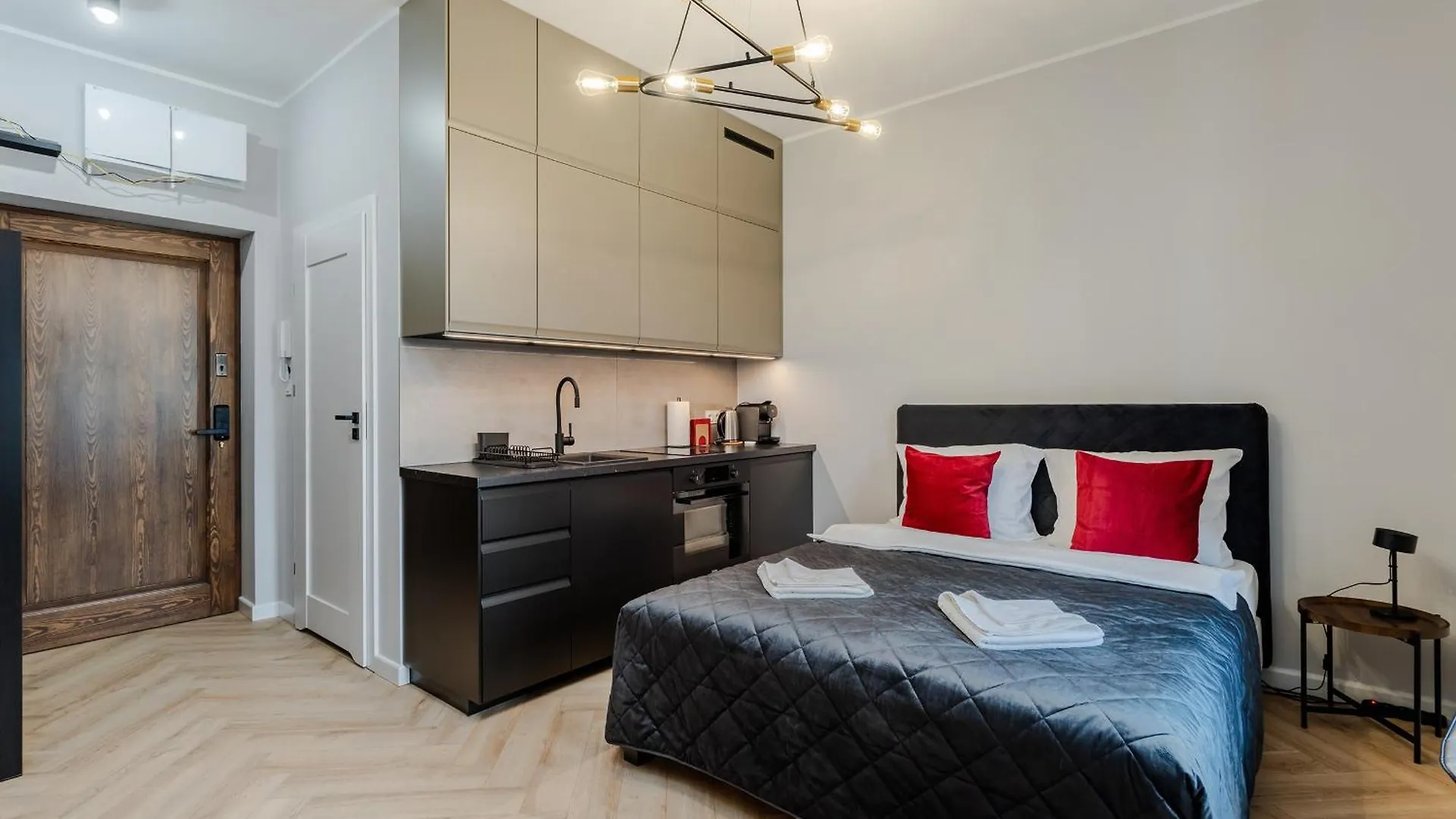 Very Berry - Piekary 13B - Apartmenty Stare Miasto, Self Check In 24H! بوزنان 0*,
